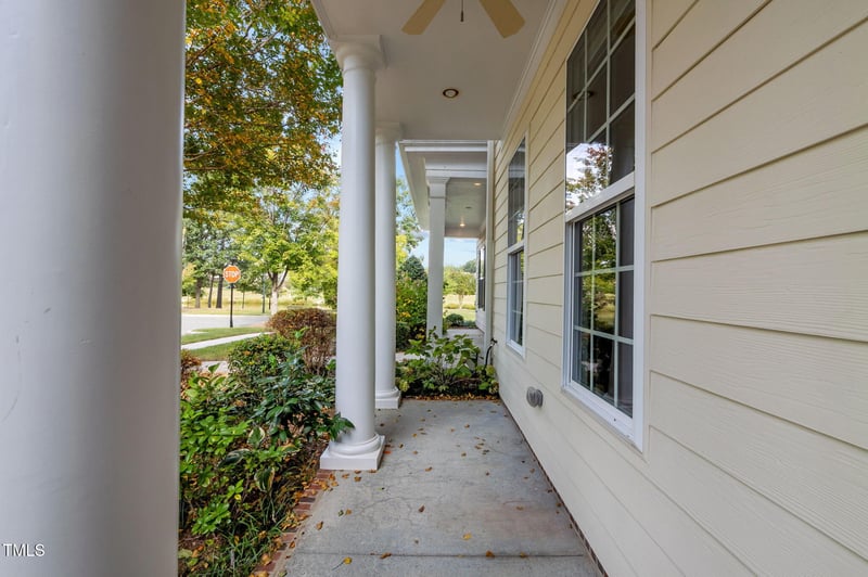 1046 Philpott Dr, Chapel Hill, NC 27517