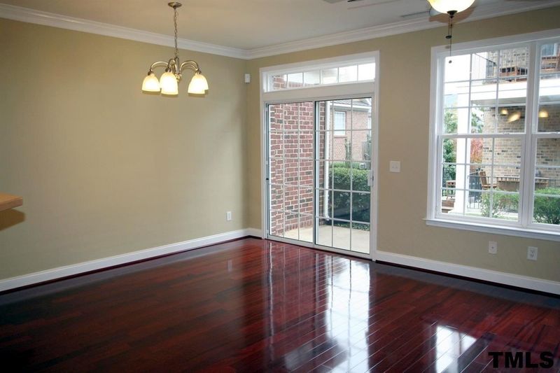 1046 Remington Oaks Cir, Cary, NC 27519