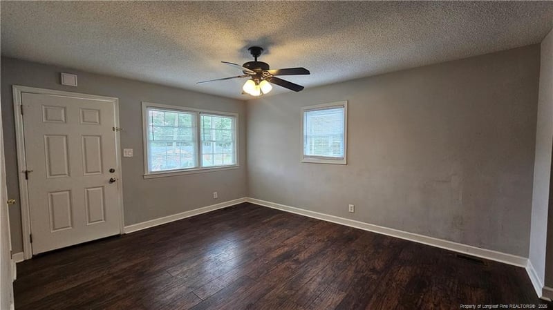 1046 Rulnick St, Fayetteville, NC 28304