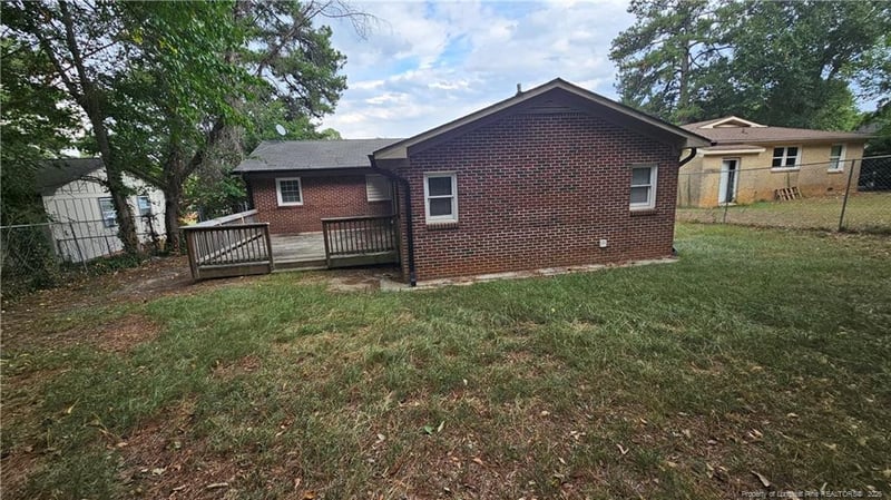 1046 Rulnick St, Fayetteville, NC 28304