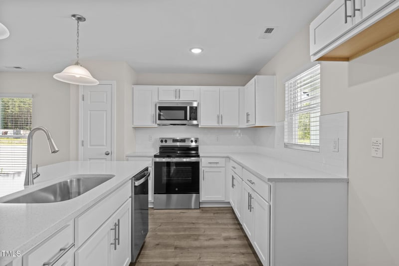 1047 Peony Ln, Youngsville, NC 27596