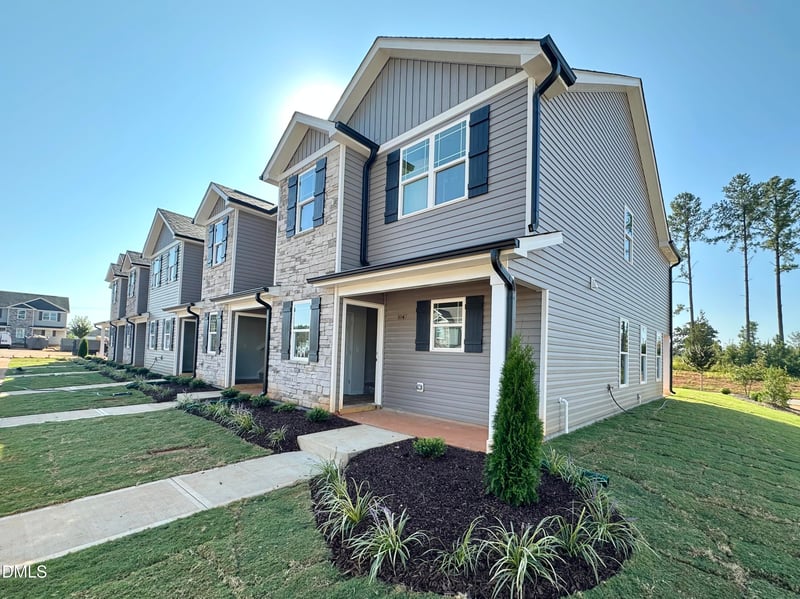 1047 Peony Ln, Youngsville, NC 27596
