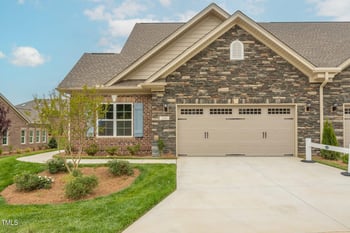 1048 Beechcraft Dr, Mebane, NC 27302