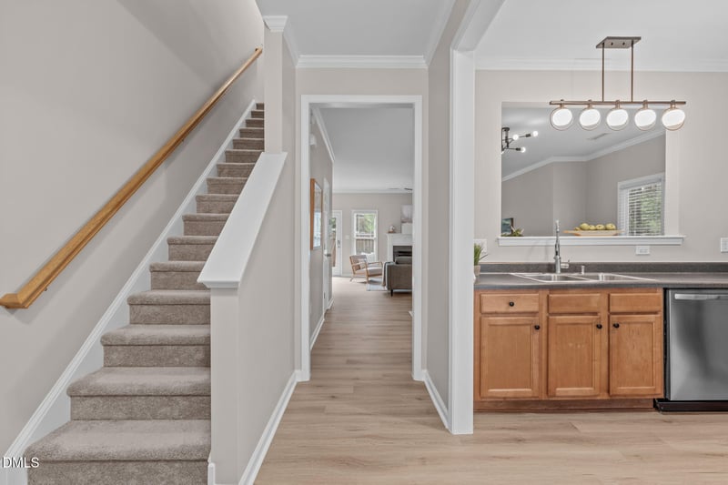 1048 Mica Lamp Ct, Apex, NC 27502