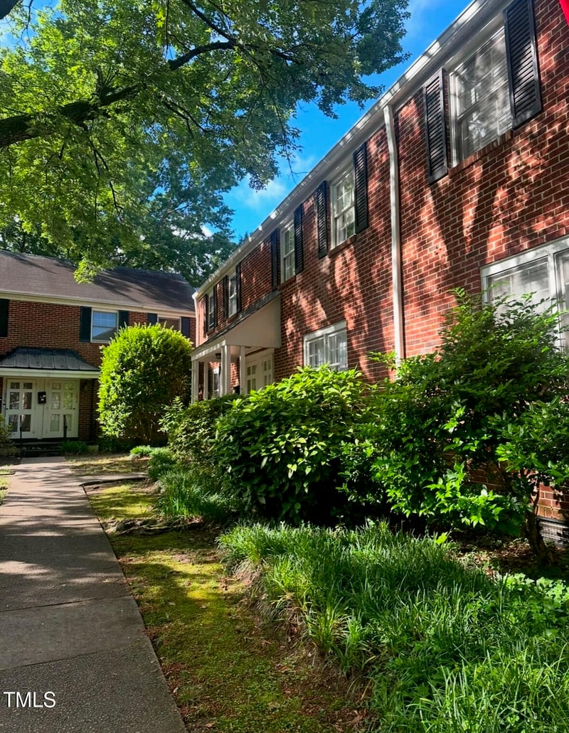 1048 Nichols Dr, Raleigh, NC 27605