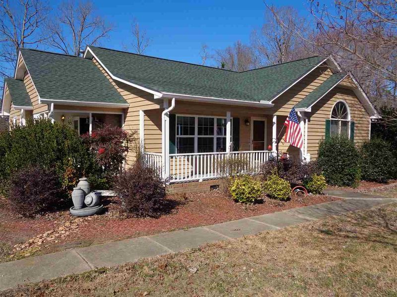 1048 Olive Dr, Garner, NC 27529