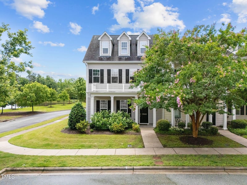 1048 Philpott Dr, Chapel Hill, NC 27517