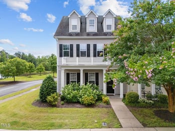 1048 Philpott Dr, Chapel Hill, NC 27517