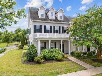 1048 Philpott Dr, Chapel Hill, NC 27517