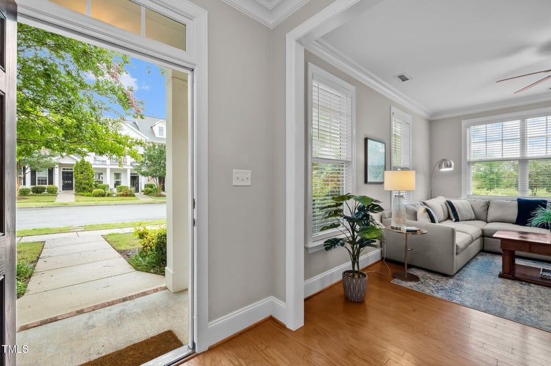 1048 Philpott Dr, Chapel Hill, NC 27517