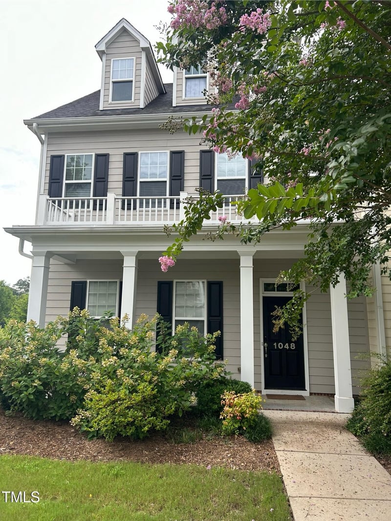 1048 Philpott Dr, Chapel Hill, NC 27517