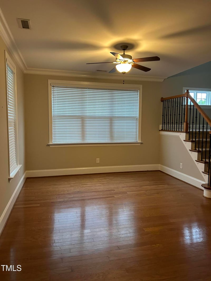1048 Philpott Dr, Chapel Hill, NC 27517