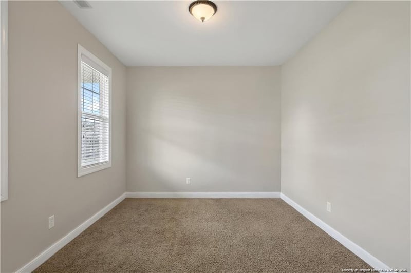 1048 Ronald Reagan Dr, Fayetteville, NC 28311