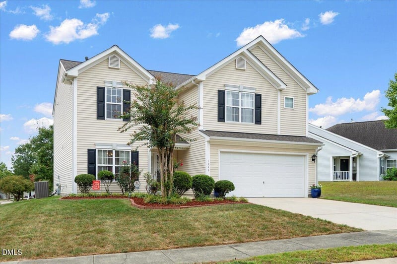 1048 Stormy Ln, Raleigh, NC 27610
