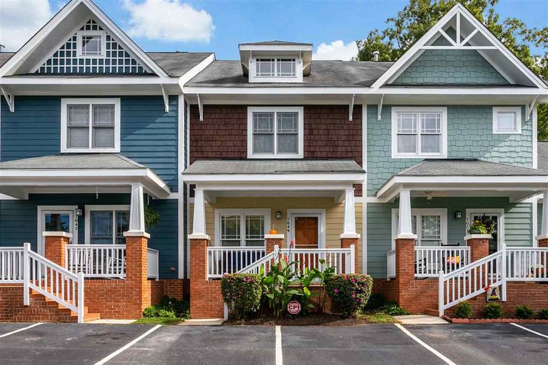 1049 Mica Lamp Ct, Apex, NC 27502
