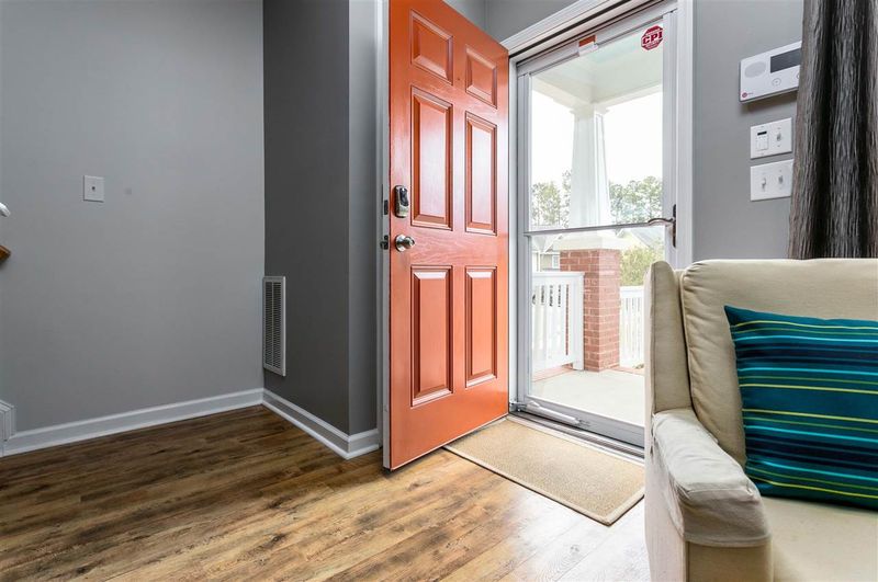 1049 Mica Lamp Ct, Apex, NC 27502