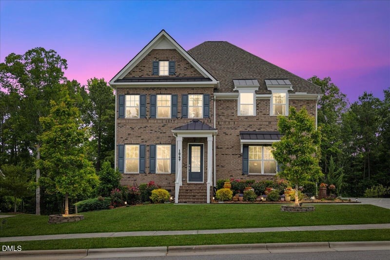 1049 Queensdale Dr, Cary, NC 27519