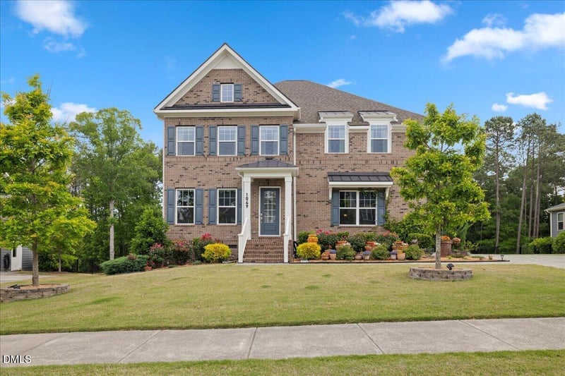 1049 Queensdale Dr, Cary, NC 27519