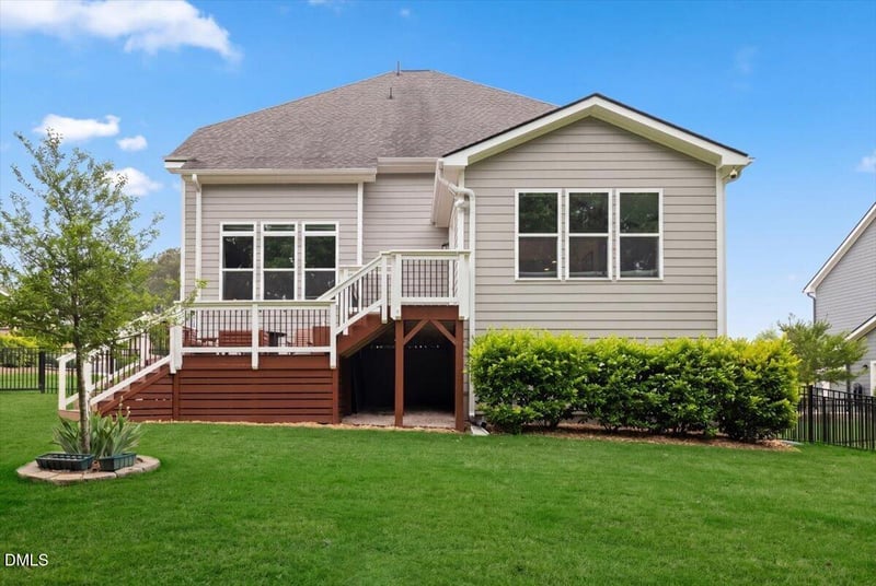 1049 Queensdale Dr, Cary, NC 27519