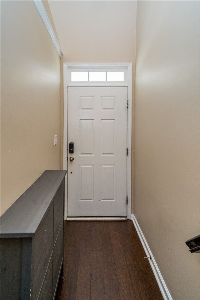 1049 Summerhouse Rd, Cary, NC 27519
