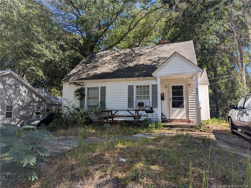 1049 Winslow St, Fayetteville, NC 28306