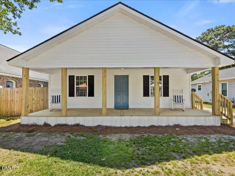 105 3rd St, Erwin, NC 28339