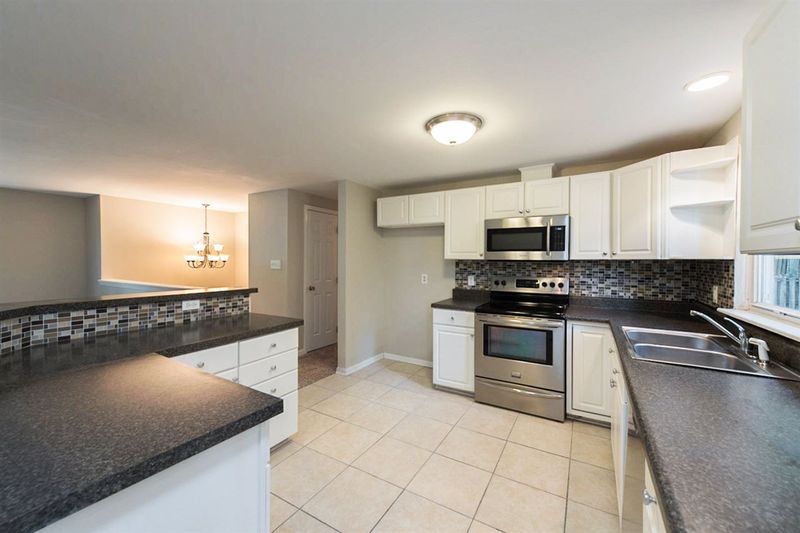 105 Abbott Ln, Cary, NC 27513