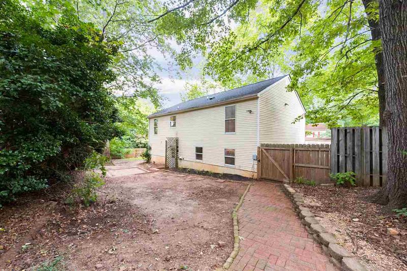 105 Abbott Ln, Cary, NC 27513