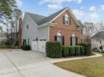 105 Aberson Ct, Cary, NC 27519