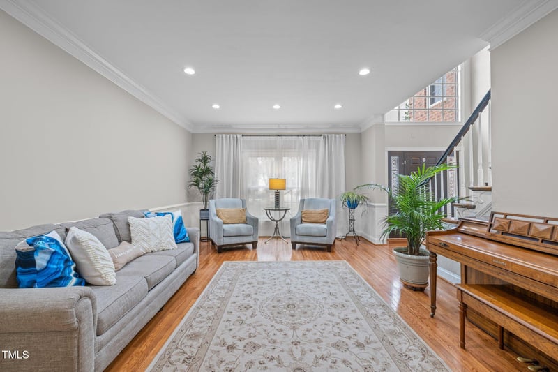 105 Aberson Ct, Cary, NC 27519