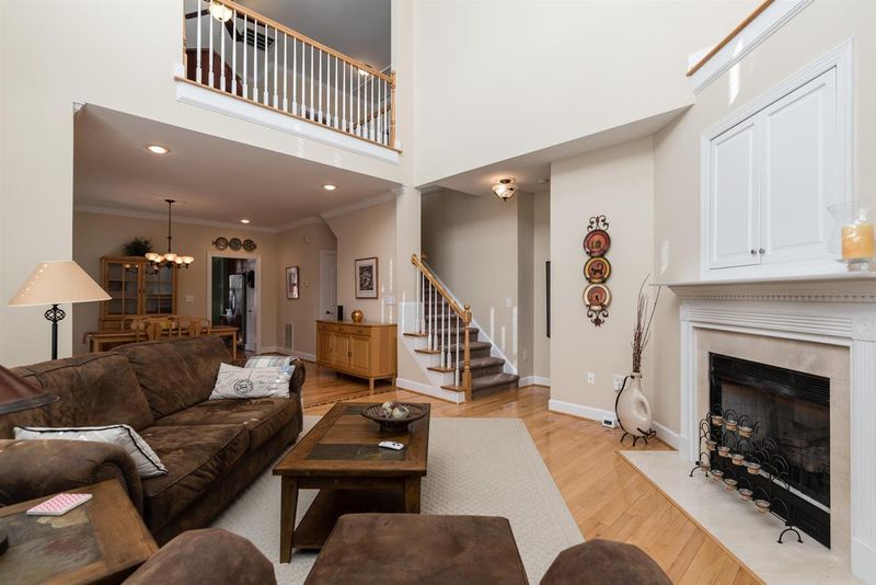 105 Ashton Hall Ln, Raleigh, NC 27609