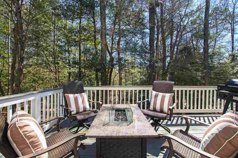 105 Aspenridge Dr, Holly Springs, NC 27540
