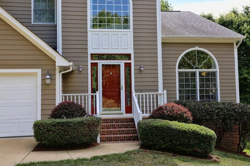 105 Aster Pl, Chapel Hill, NC 27516