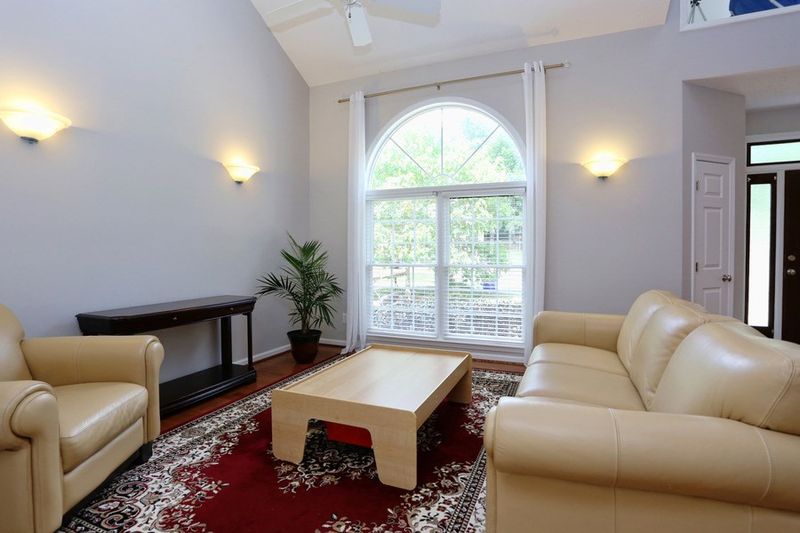 105 Aster Pl, Chapel Hill, NC 27516