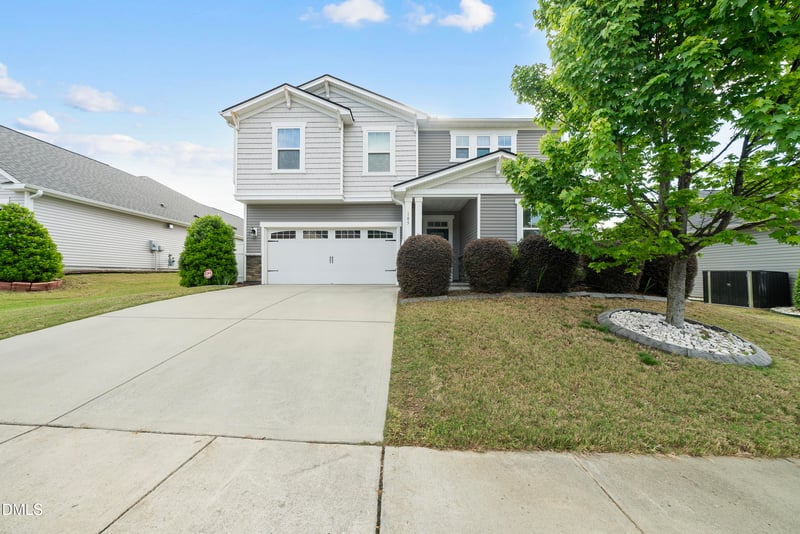 105 Autumn Crest Ln, Fuquay Varina, NC 27526