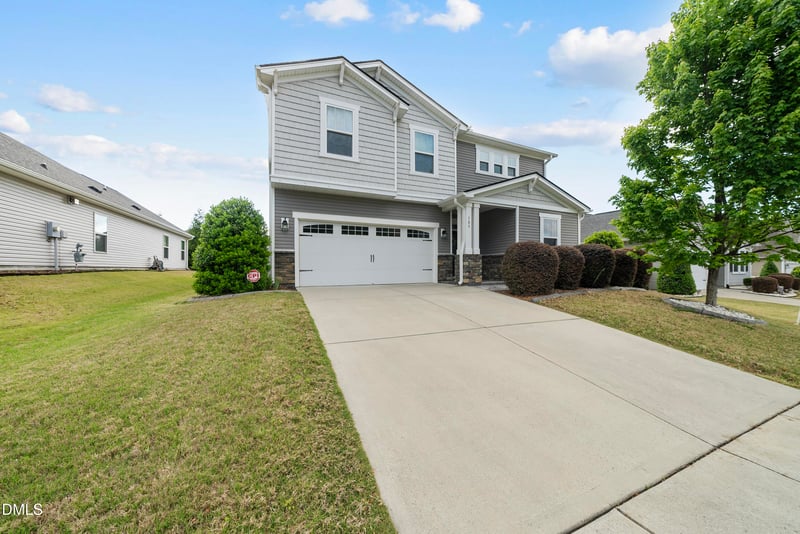 105 Autumn Crest Ln, Fuquay Varina, NC 27526