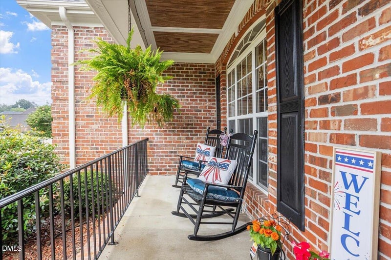 105 Aviary Ct, Clayton, NC 27520