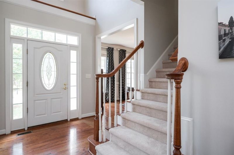 105 Avoncroft Ct, Apex, NC 27502