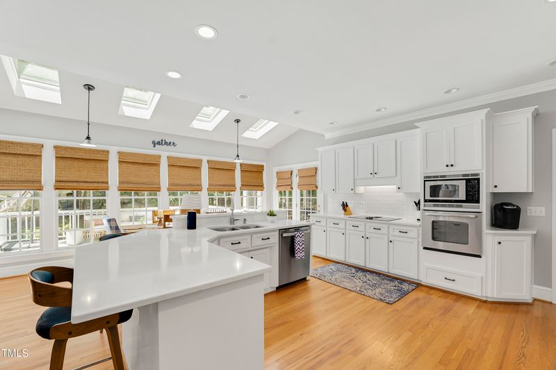 105 Bastille Ct, Cary, NC 27511