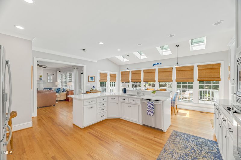 105 Bastille Ct, Cary, NC 27511