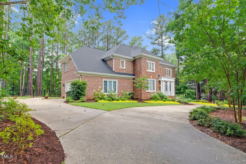 105 Bathgate Ln, Cary, NC 27513