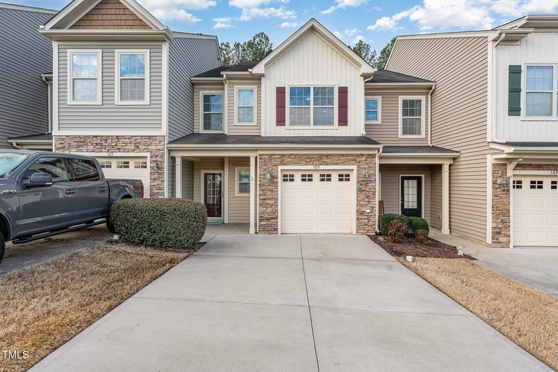 105 Beaconwood Ln, Holly Springs, NC 27540