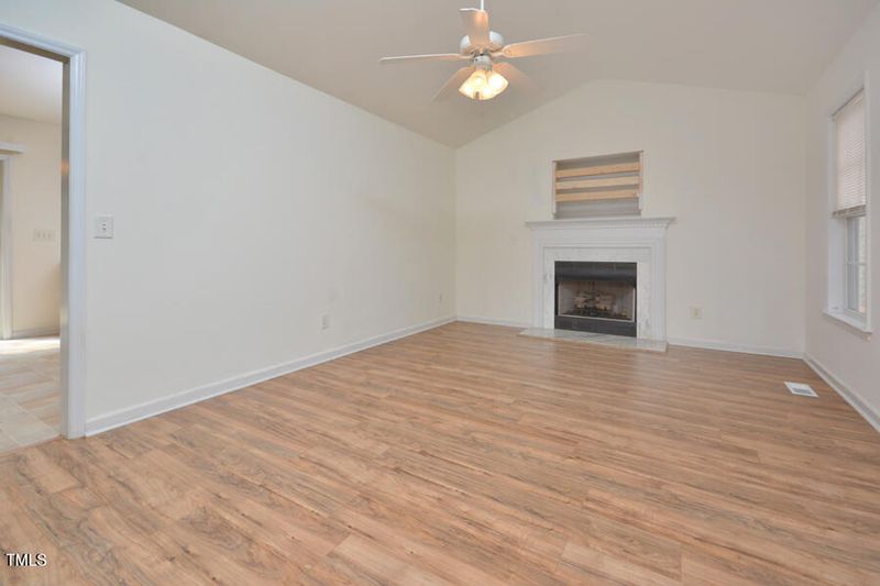 105 Beaver Ridge Dr, Youngsville, NC 27596