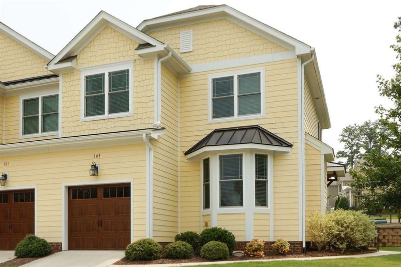 105 Bella Dr, Chapel Hill, NC 27516