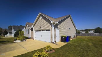 105 Belle Meade Ct, Benson, NC 27504