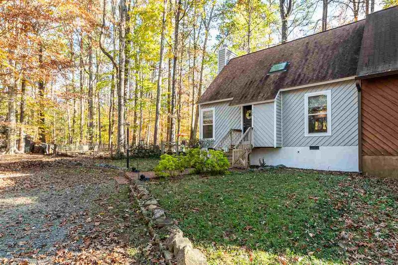 105 Benwall Ct, Chapel Hill, NC 27516