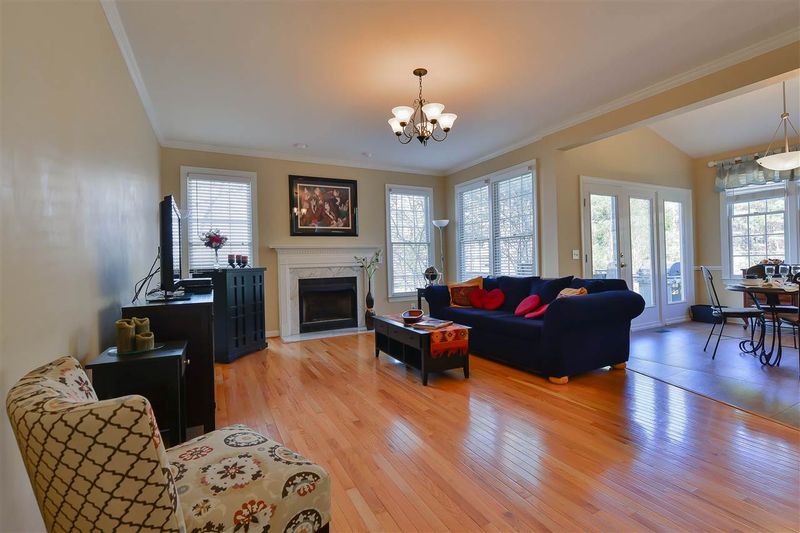 105 Blakely Dr, Chapel Hill, NC 27517