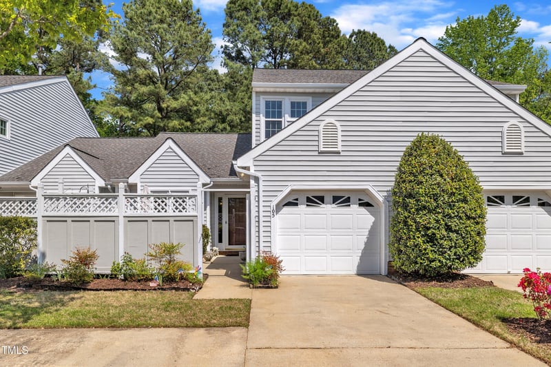 105 Breakers Pl, Cary, NC 27511