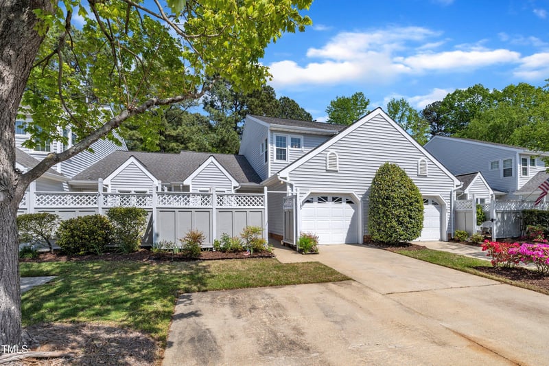 105 Breakers Pl, Cary, NC 27511