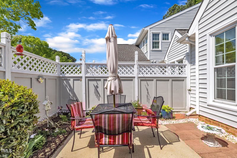 105 Breakers Pl, Cary, NC 27511